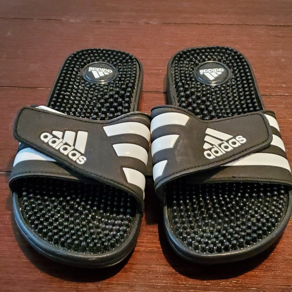 ADIDAS Adissage Women's Rubber Sport Sandals Slides Size 4 White/Black Preowned